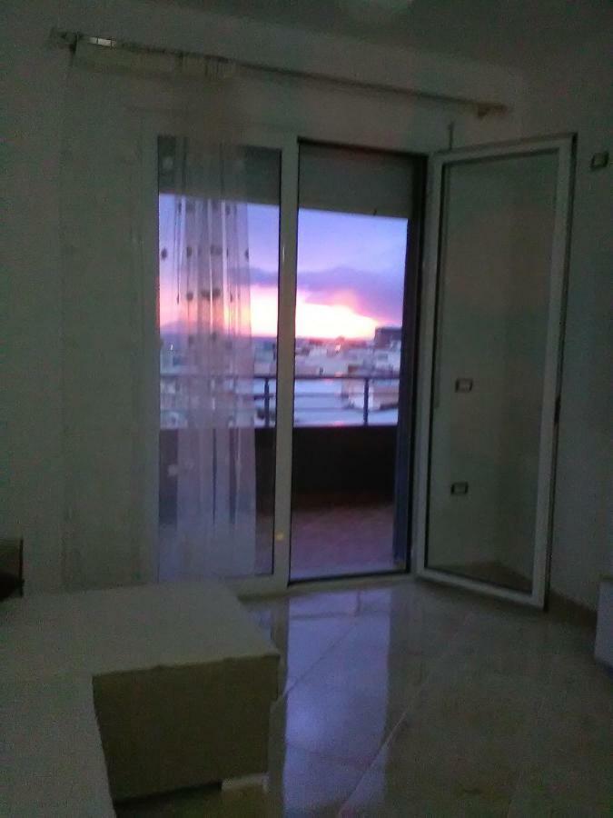 Lindita'S Seaview Appartment Vlore Exterior photo